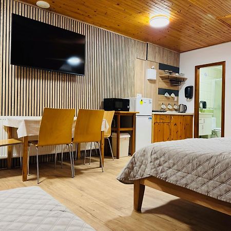 Apartmany Vinné Buitenkant foto