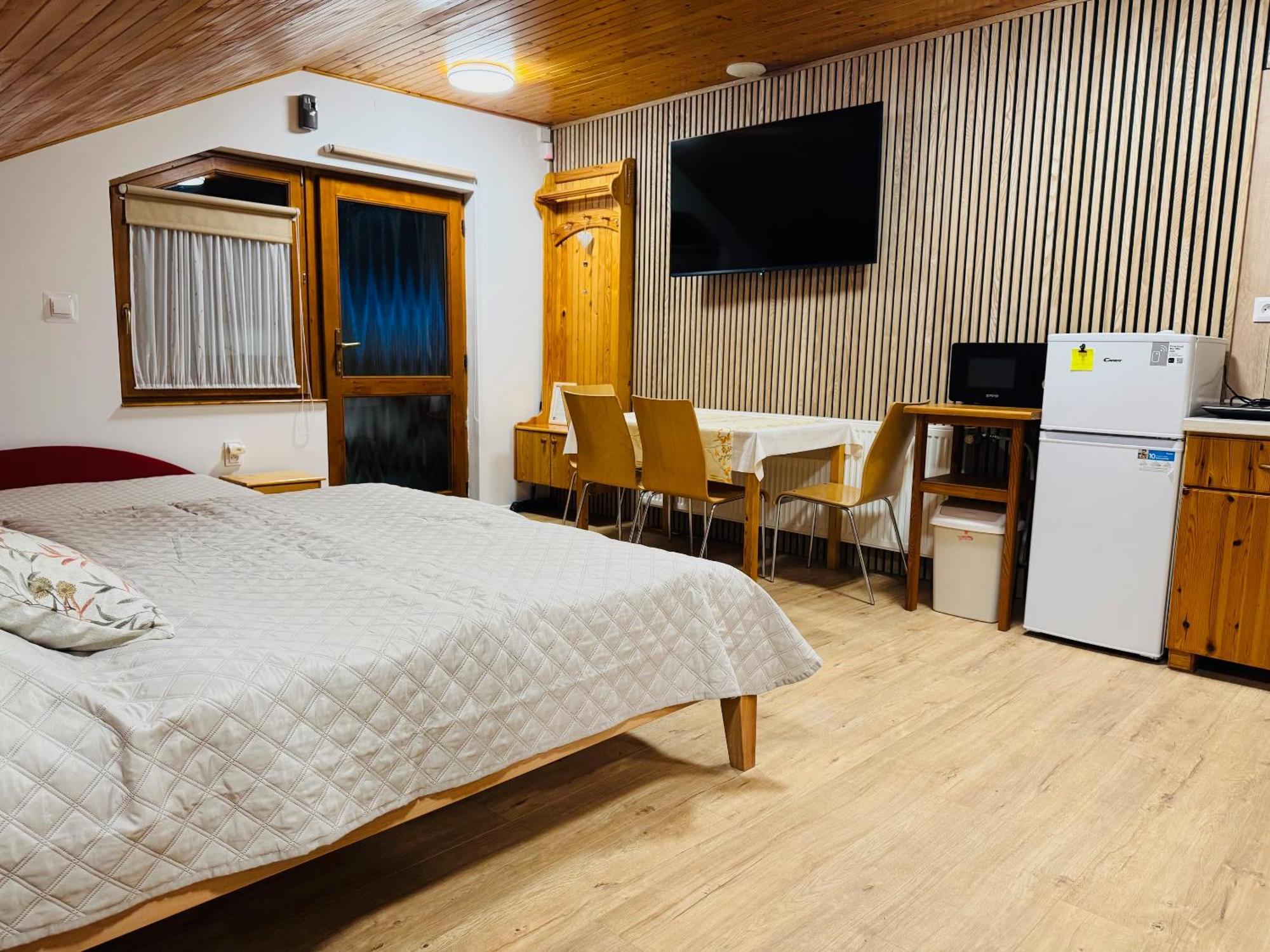 Apartmany Vinné Buitenkant foto